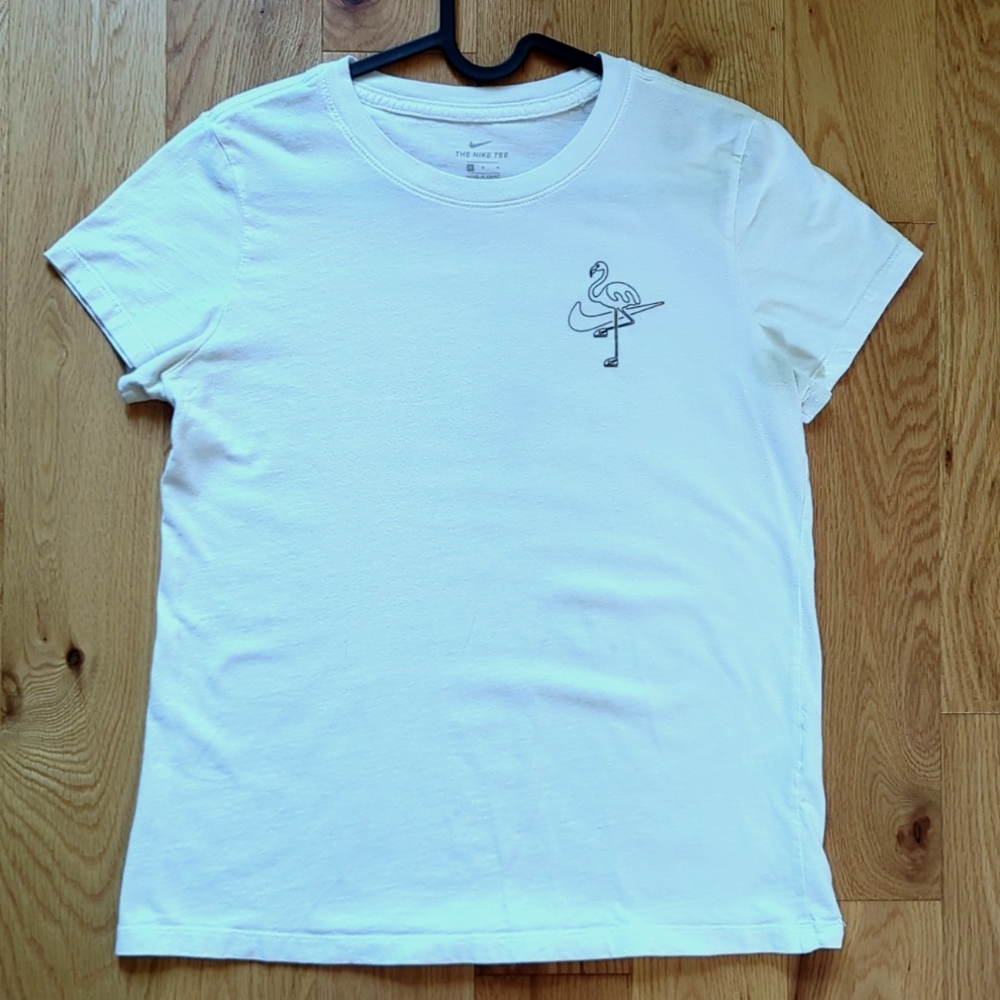 Nike. 'Cortez' Flamingo Swoosh Graphic Tee. Size Medium.